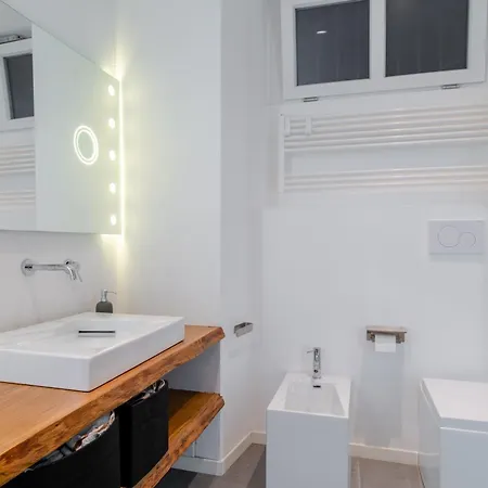 & Queen By Toh Solution * Turim