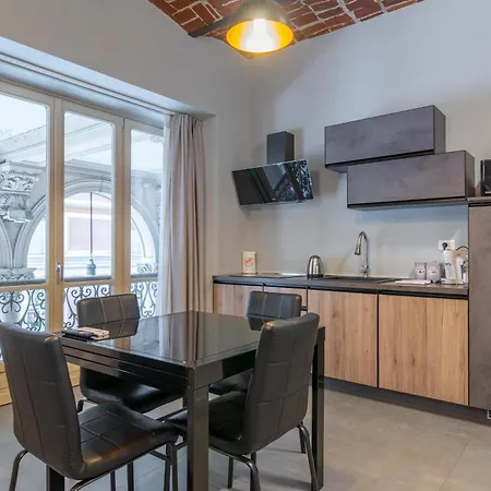 Apartment & Queen