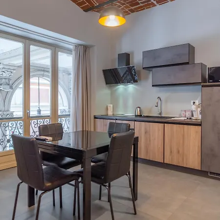 아파트 & Queen By Toh Solution 토리노