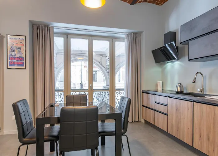 아파트 & Queen By Toh Solution *