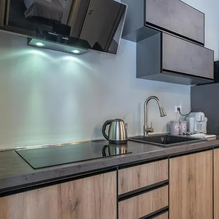 Appartement & Queen By Toh Solution *